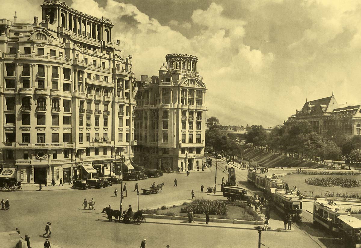 Bucharest. Senate Square