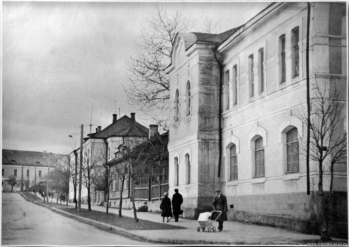 Narva. Communards Street (formerly Street Vestervalli), 1961