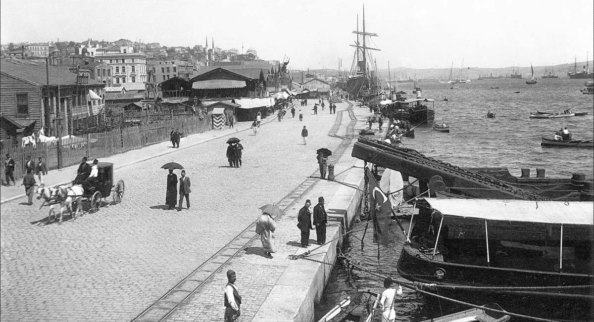Istanbul. Embankment and port of Galat