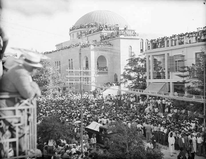 Tel Aviv. Funeral of Chaim Nahman Bialik, Allenby, the great synagogue, 1934