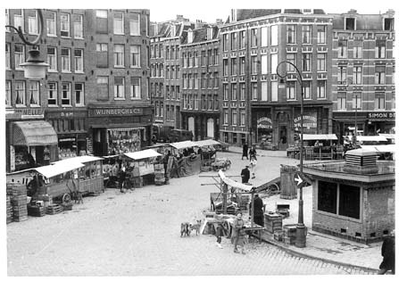 Amsterdam. De Dappermarkt, februari 1952
