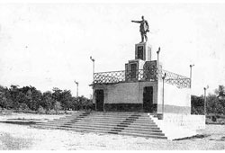 Ashgabad. Monument to Lenin